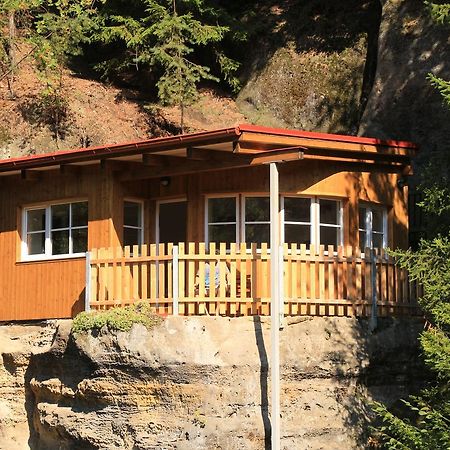 Malbenka - Chata Na Skale Pod Hradem Kokorin Extérieur photo