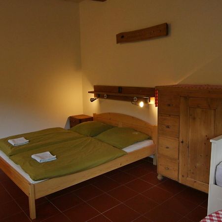 Malbenka - Chata Na Skale Pod Hradem Kokorin Extérieur photo