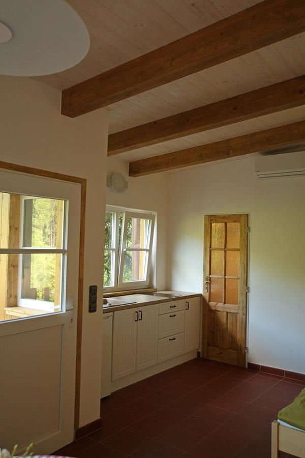 Malbenka - Chata Na Skale Pod Hradem Kokorin Extérieur photo