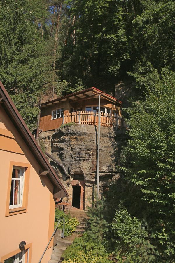 Malbenka - Chata Na Skale Pod Hradem Kokorin Extérieur photo