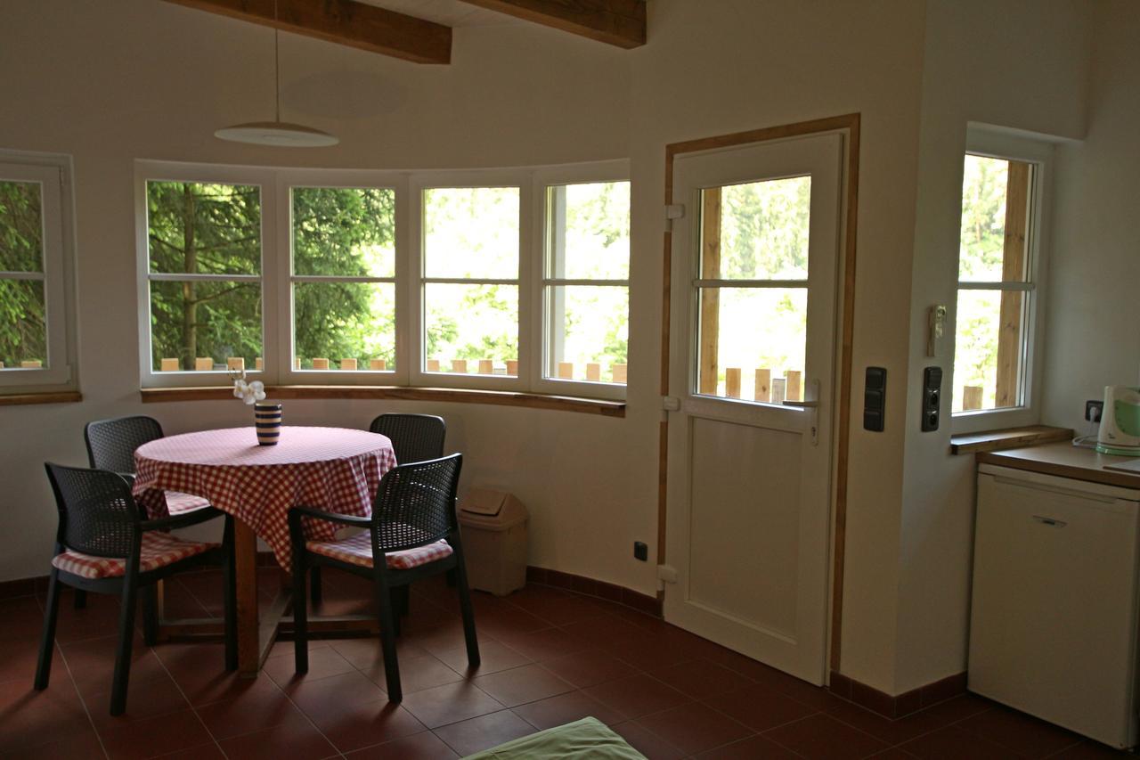Malbenka - Chata Na Skale Pod Hradem Kokorin Extérieur photo