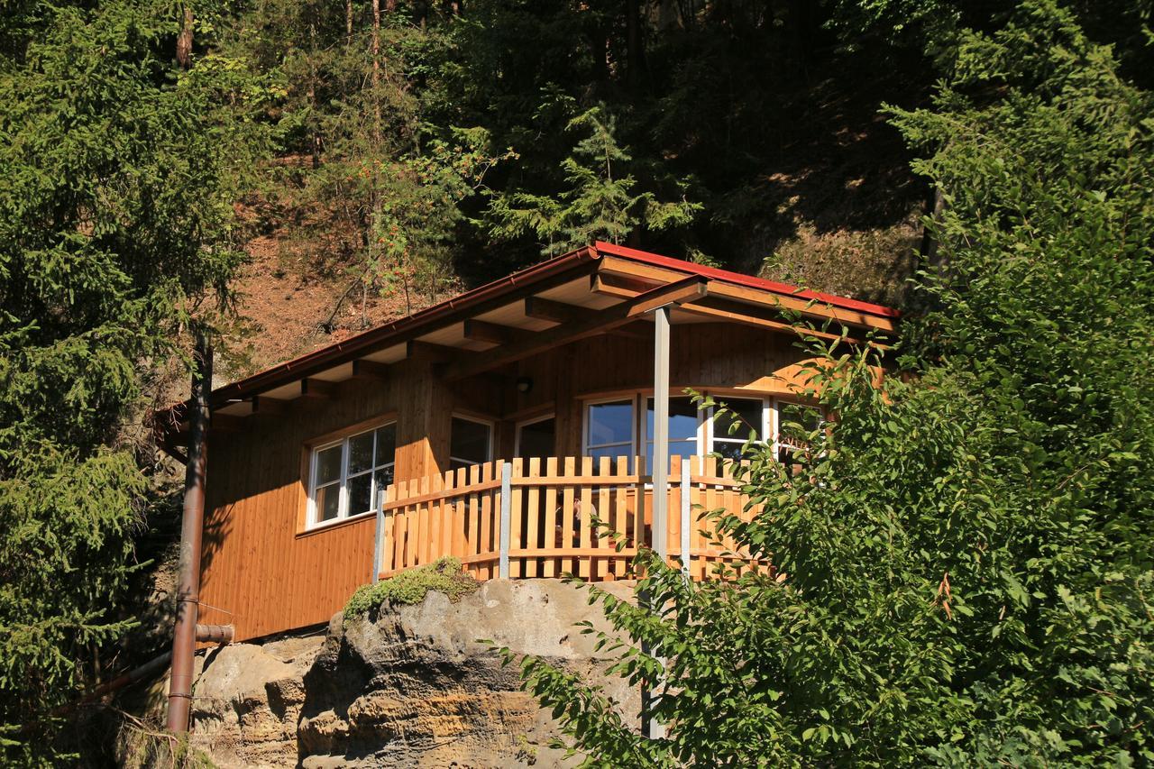 Malbenka - Chata Na Skale Pod Hradem Kokorin Extérieur photo